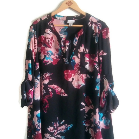 Ava & Viv Tops - Ava & Viv Floral Print rolled Sleeve Tunic Top